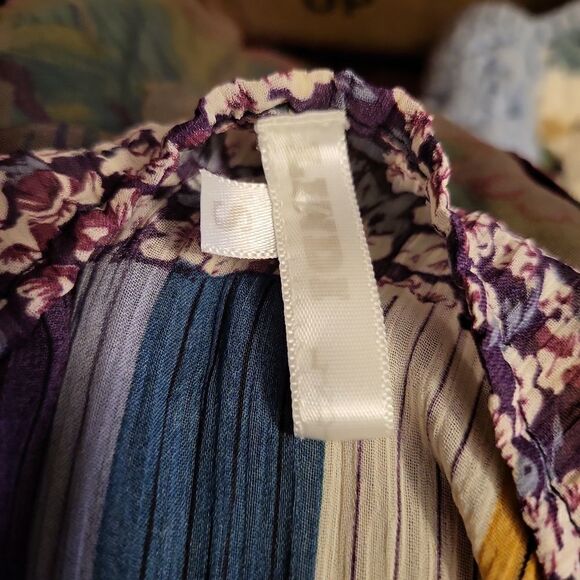 Lindi silk colorful patchwork top - Picture 6 of 7